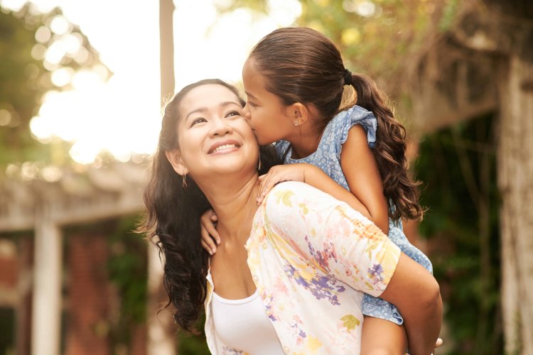 Kasih sayang antara ibu bapa dan anak merupakan ikatan yang sangat kukuh. Perhubungan yang terjalin, khususnya antara ibu dan anak ketika dalam kandungan adalah ikatan yang paling istimewa